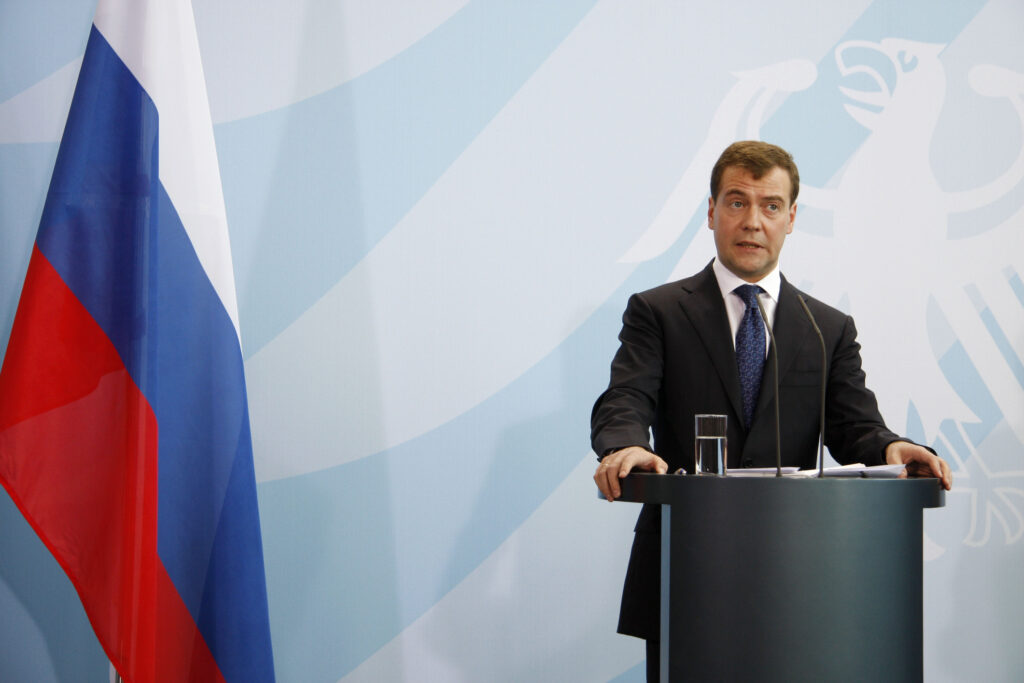 Medvedev lansează un nou atac la adresa Occidentului și a sancțiunilor: Infantilism adolescentin și prostie primitivă
