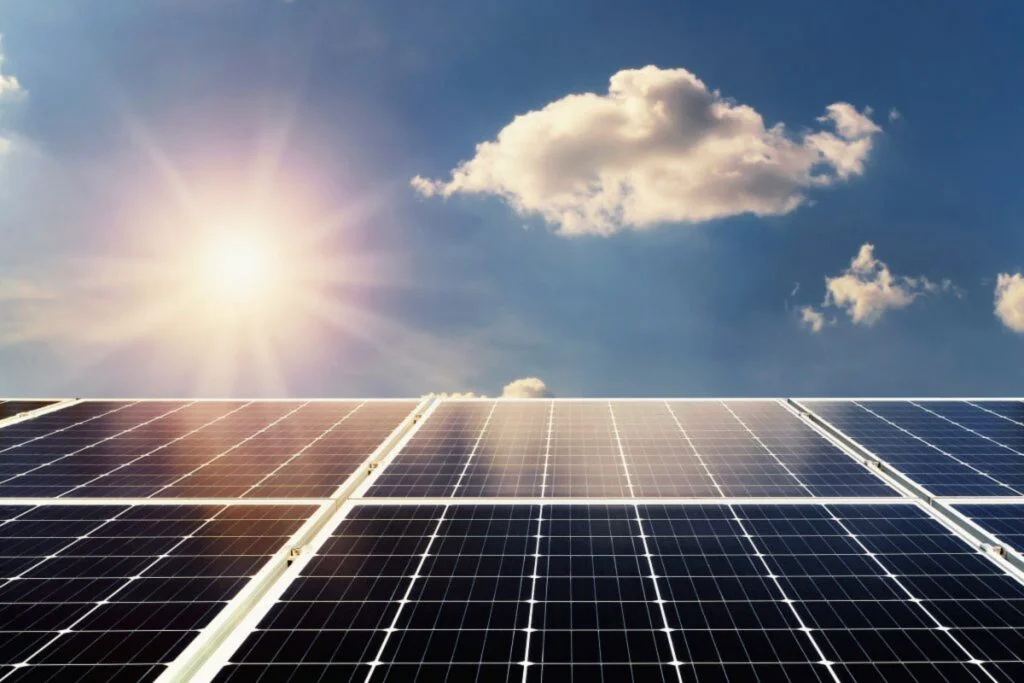 Ministerul Mediului a introdus o nouă categorie de beneficiari ai programului „Casa Verde Fotovoltaice”. Care sunt noile modificări