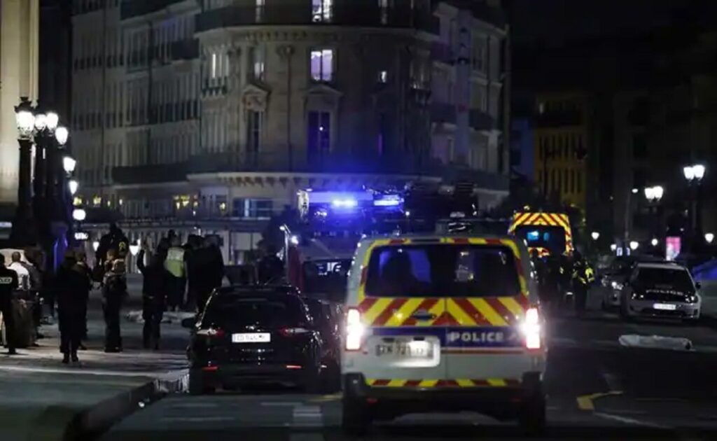 Două persoane au fost împușcate mortal în centrul Parisului. Motivul pentru care polițiștii au deschis focul