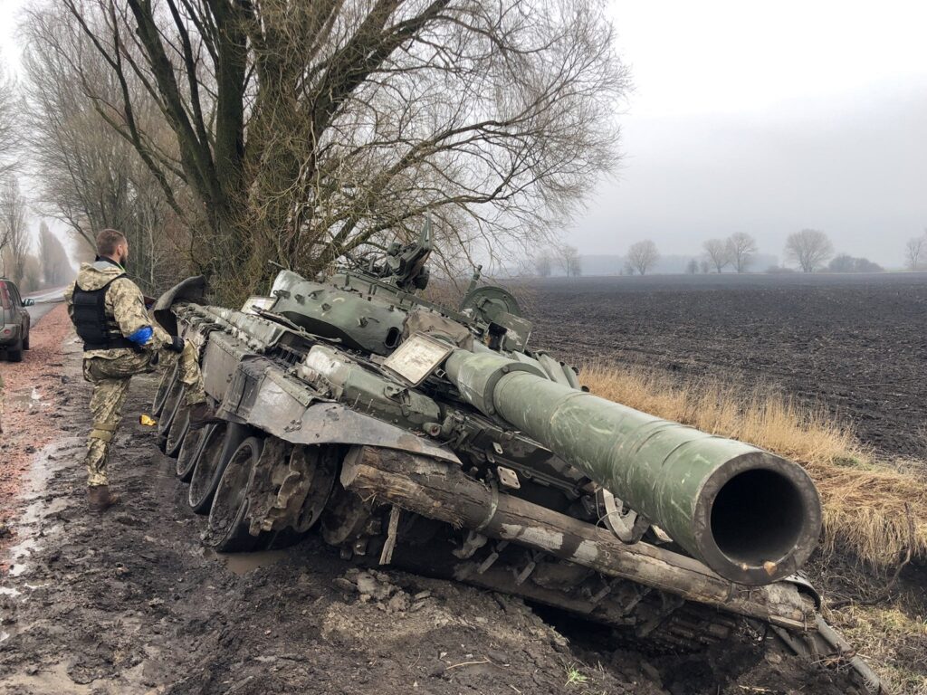 Ucraina masează trupe foarte aproape de granița României. Planul rușilor a fost descoperit de sateliții militari