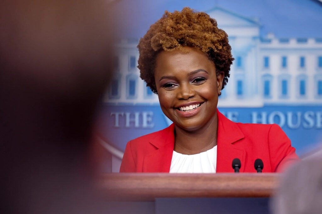 Cine este Karine Jean-Pierre, noua purtătoare de cuvânt de la Casa Albă. Este afro-americană și are o relație cu o jurnalistă de la CNN. FOTO