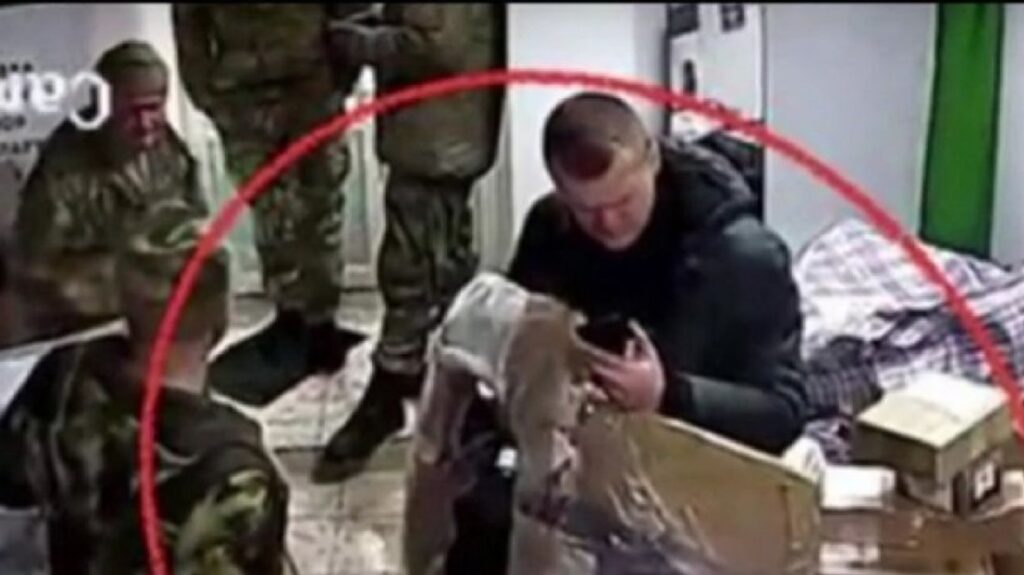 Rusia, o armată de hoți. Trupele lui putin au trimis acasă 58 de tone de lucruri jefuite din Ucraina
