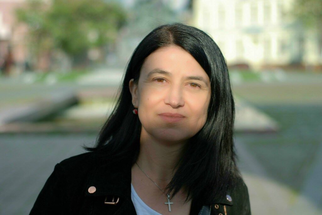 Daniela Șontică: „Suntem contemporani, din păcate, cu schimbarea din temelii a tot ceea ce ştiam”