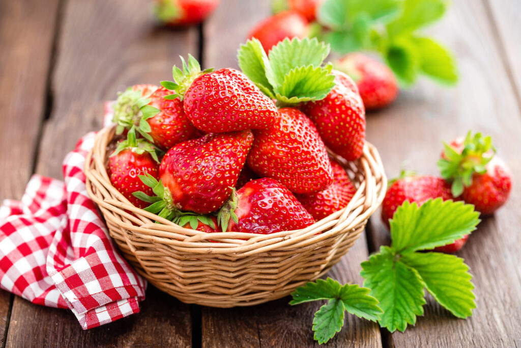 Nutriționiștii atrag atenția cu privire la consumul de căpșune. Ce trebuie să avem în vedere atunci când le cumpărăm