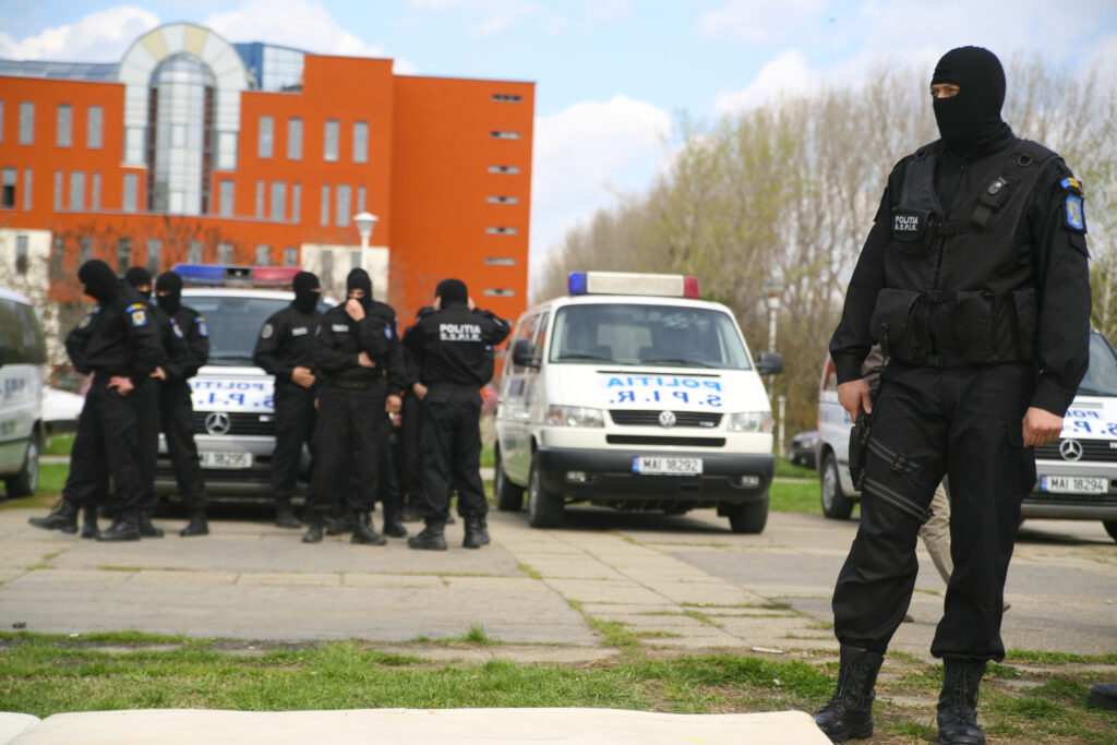 Poliția Locală, moment penibil în București. Au compromis filajul celor de la Antidrog