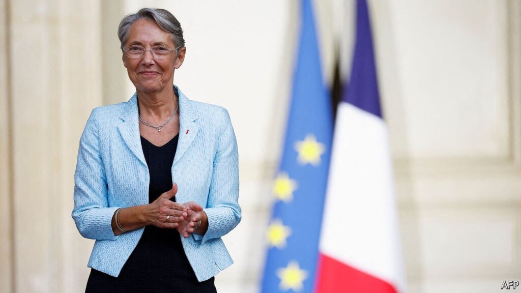 Guvernul din Franța trebuie să rezolve urgent trei mari probleme. Care sunt prioritățile