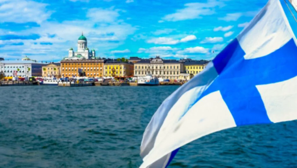 Ce face, de fapt, un guvern de dreapta: reduce taxele și cheltuielile publice. Se întâmplă în Finlanda