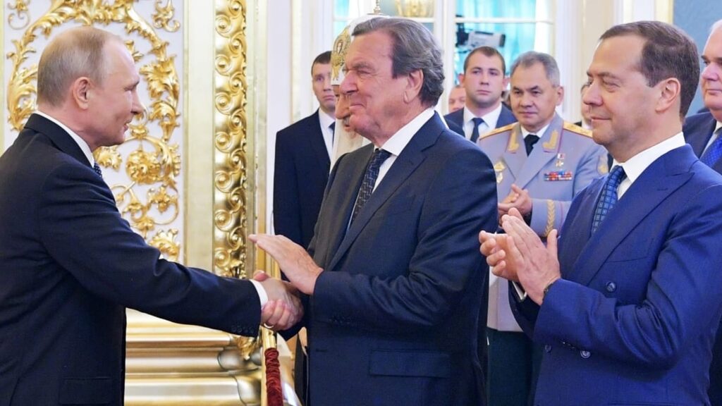 Social-democrații din Germania nu renunță la prietenia cu Putin. Gerhard Schröder nu va fi exclus!