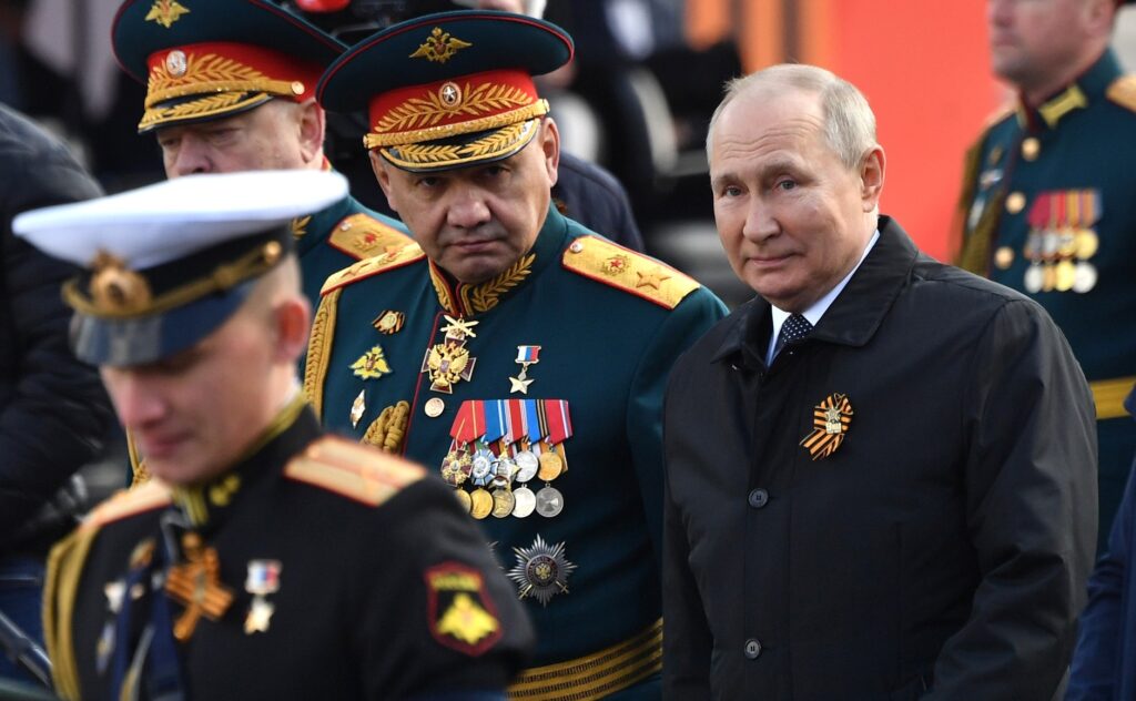 Soldații ruși se revoltă împotriva comandanților. Depun plângeri și cer să fie eliberați