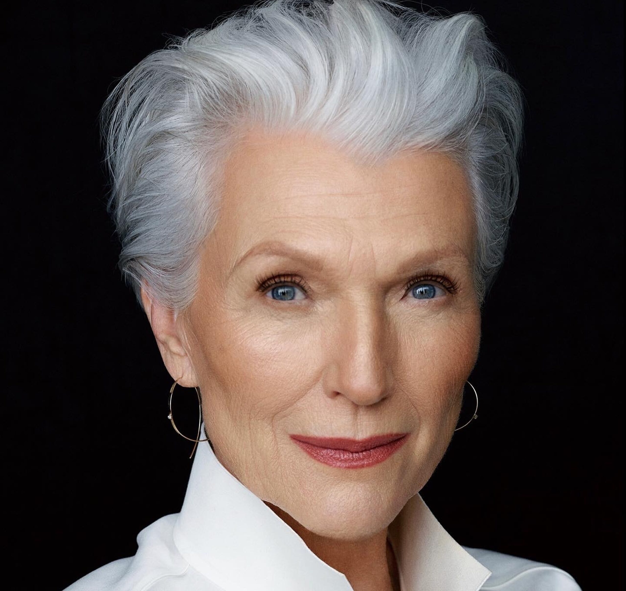 Mama lui Elon Musk, impresionată de Târgul de Crăciun din Craiova. Cuvinte de laudă la adresa României