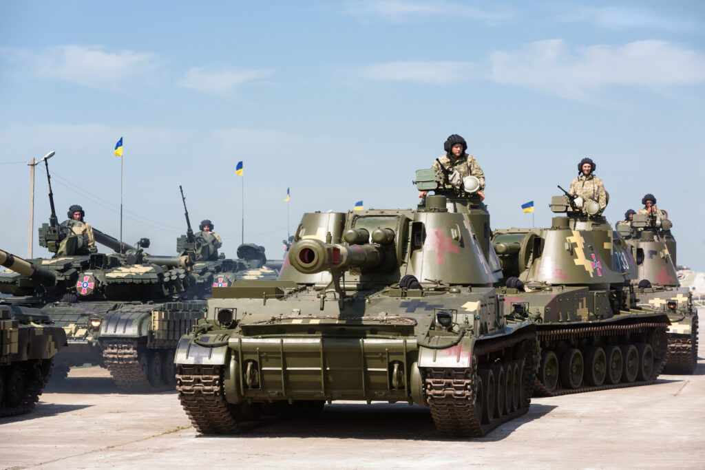 Apărarea europeană, în criză. Ajutoarele militare acordate Ucrainei au golit arsenalele UE