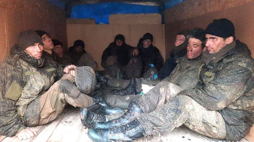 Soldații ruși au fost otrăviți de ucraineni. Armata lui Putin a fost ademenită cu cireșe. Cine a venit cu ideea