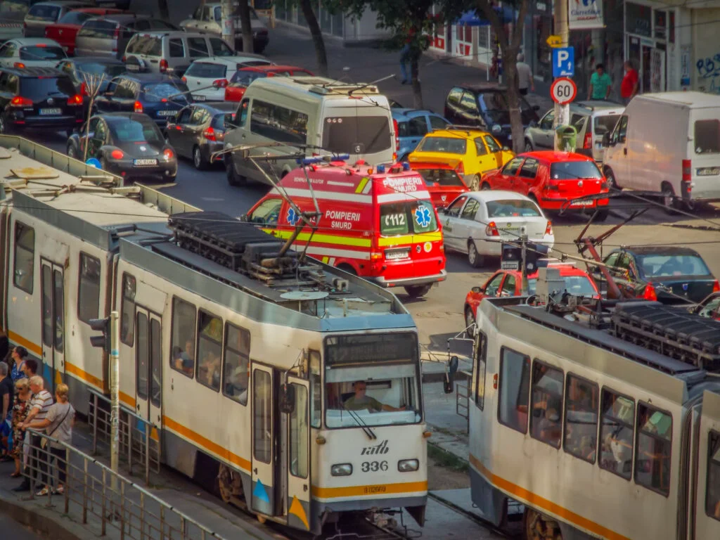 Transportul în comun din București, un pericol zi de zi. După haosul de la metrou, altă problemă în Capitală