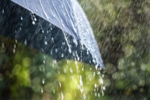 Nu scăpăm de frig. Ninsori și lapoviță în unele regiuni ale României