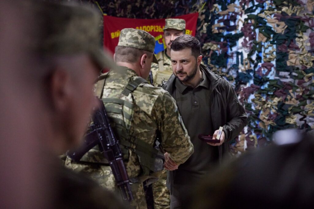 Război în Ucraina. Volodimir Zelenski schimbă comandanții de pe front. Un important general a fost înlocuit în Donbas