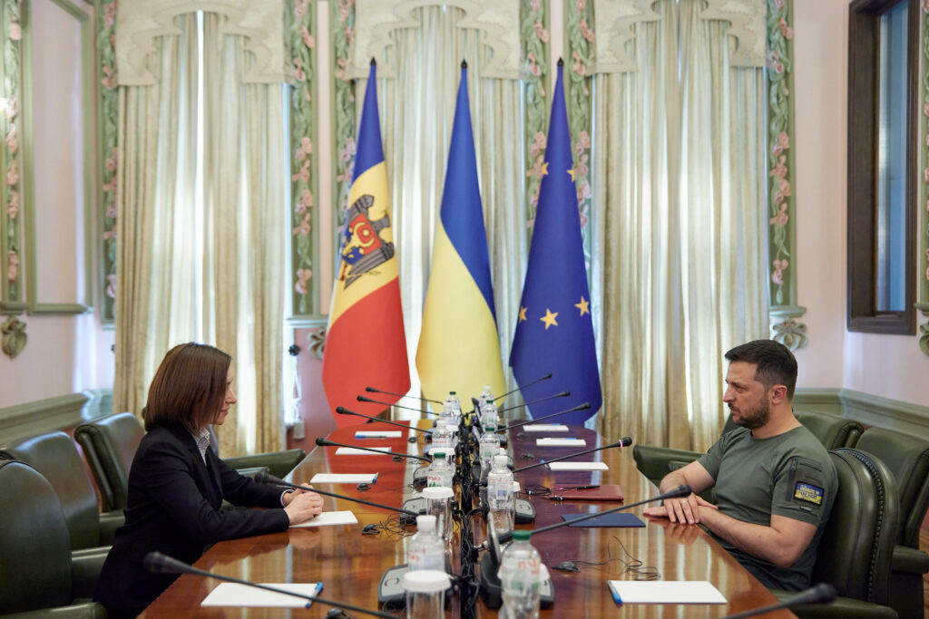 Maia Sandu a anunțat la Kiev că va organiza coridoare speciale pentru tranzitul mărfurilor din Ucraina