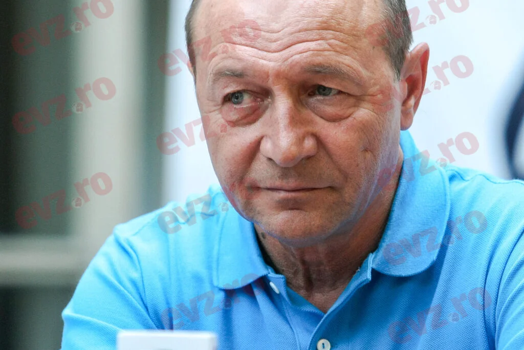 Traian Băsescu se descurcă singur, după ce a fost lăsat fără vila de protocol și pază. Pe cine a angajat fostul președinte