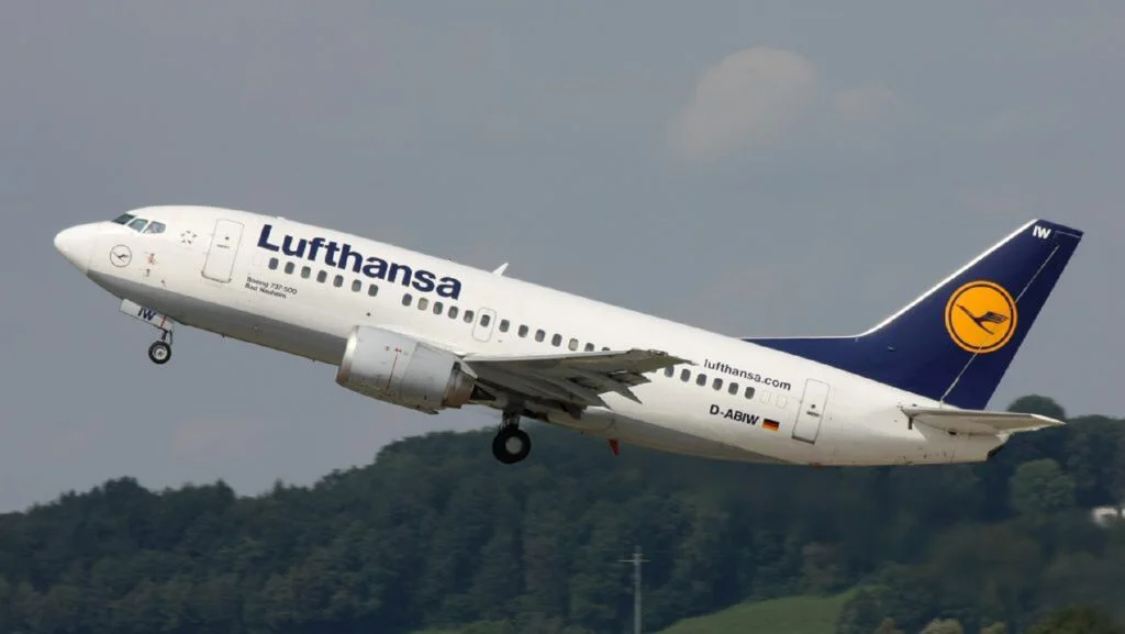 Lufthansa anulează 800 de zboruri. Vor fi afectați 130.000 de pasageri