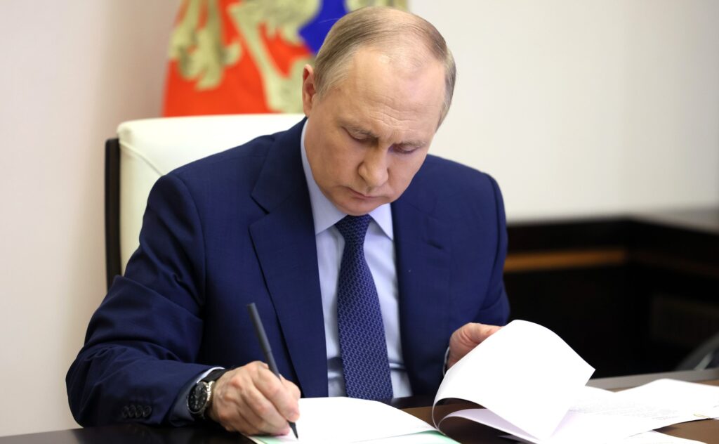 Putin se teme de revolta poporului. Pedepse dure pentru cei care îndeamnă la acţiuni împotriva securităţii ţării