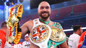 Fury vs Usyc: Complet îmbrăcat, Fury cântărește cu 25 kg mai mult decât Usyk