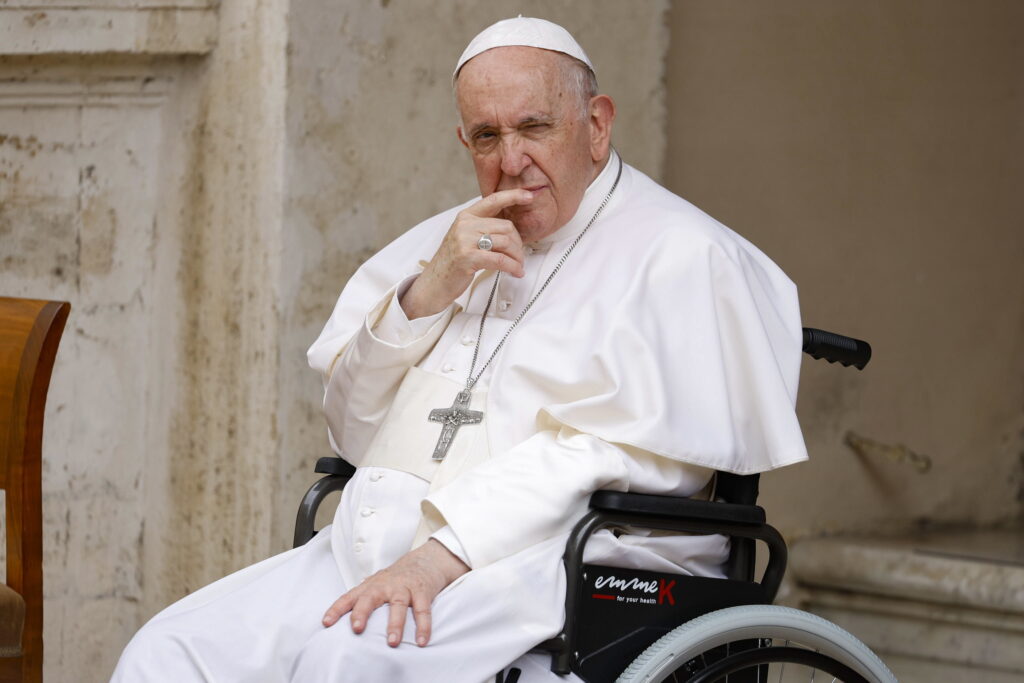 Papa Francisc a vrut să demisioneze. Capul Bisericii Catolice a semnat o scrisoarea în care și-a explicat decizia