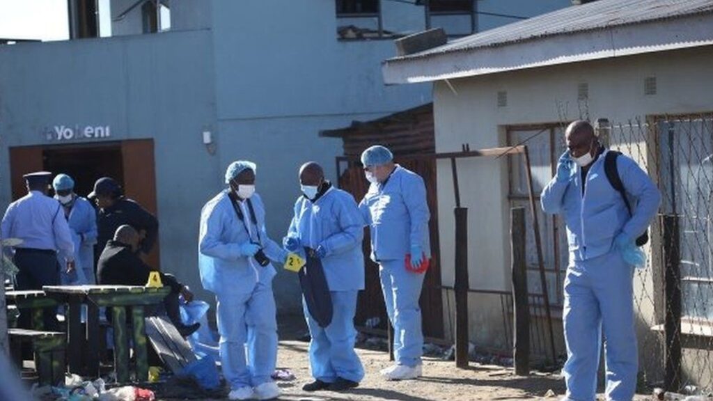 Moarte inexplicabilă pentru 21 de tineri din Africa de Sud. Poliția este într-o mare dilemă