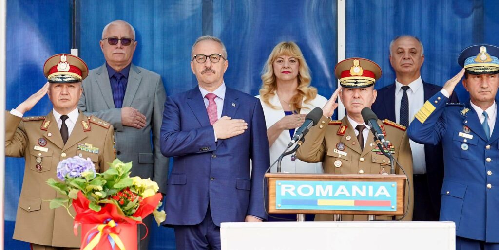 Mii de români se înrolează voluntari în Armată. Care este marea motivație ce stă la baza deciziei
