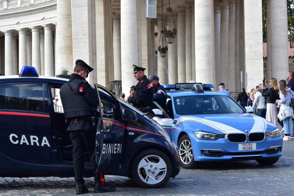 Atac la Vatican. O mașină a forțat porțile Cetății Sfântului Scaun, chiar în timpul predicii de duminică a Papei Francisc