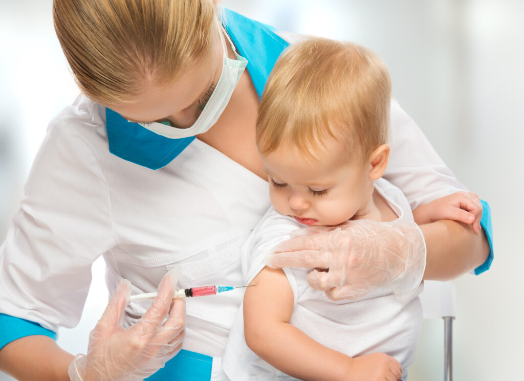 SUA a autorizat două vaccinuri împotriva COVID-19 pentru copiii de peste șase luni. Pe ce s-a bazat FDA în luarea deciziei