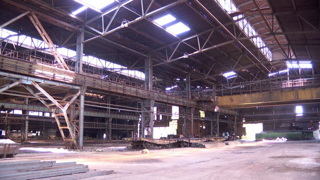 Se redeschide o veche fabrică din România, celebră în Epoca de Aur. Vor fi create sute de locuri de muncă