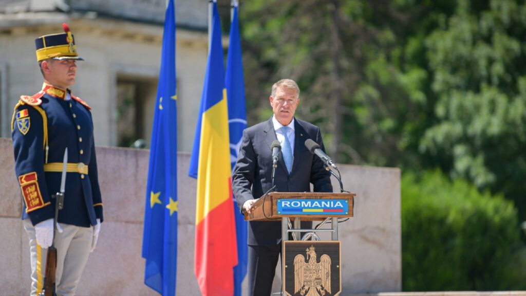 Mesajul președintelui Klaus Iohannis de Ziua Eroilor: Astăzi, înţelegem cu atât mai mult importanţa sacrificiului eroilor noştri. Armata României este modernă şi profesionistă VIDEO