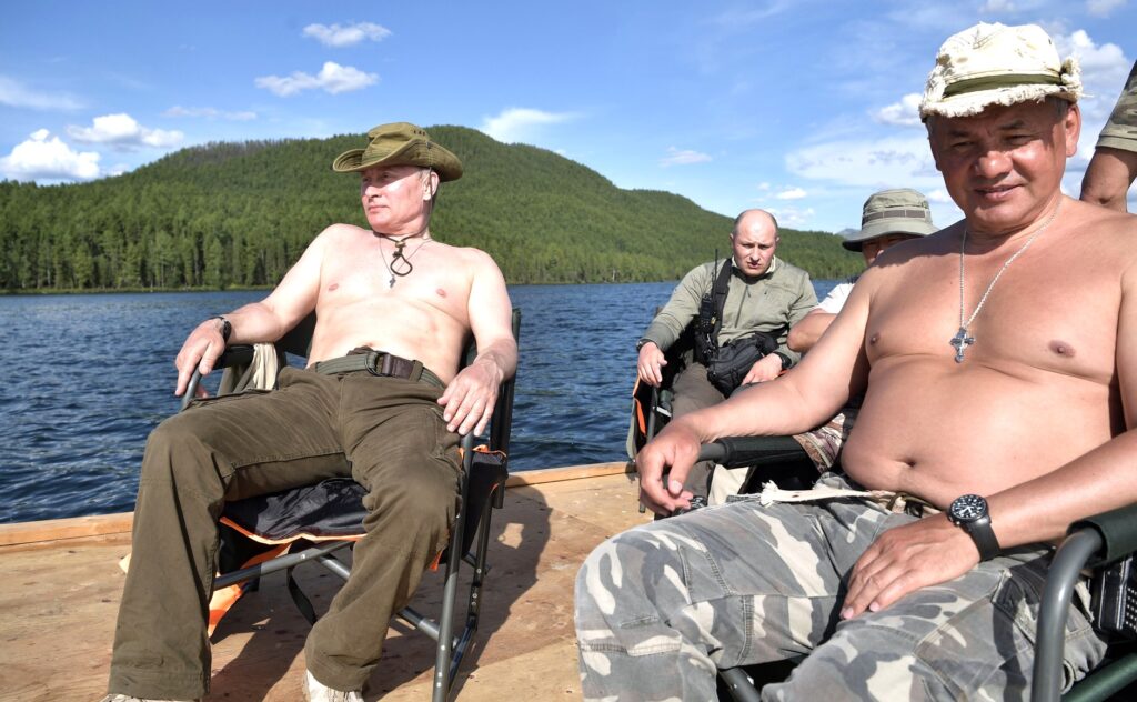 Noi dezvăluiri despre comportamentul lui Vladimir Putin. Își lovea soția atunci când se îmbăta