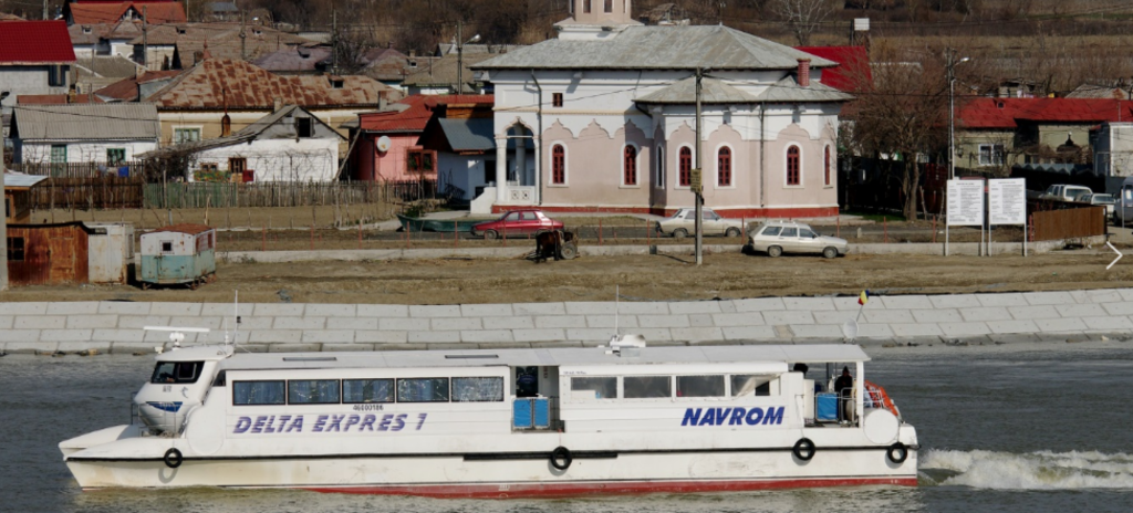 Navrom Tulcea a suspendat cursele de pasageri şi de mărfuri către Delta Dunării din cauza lipsei banilor