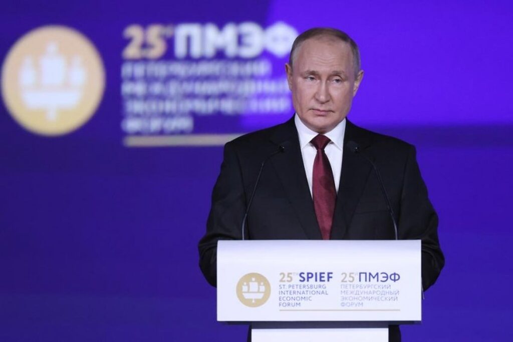 Vladimir Putin, furios după declarația președintelui statului Kazahstan: „Fălcile lui păreau umflate, s-a întors în cealaltă direcție”