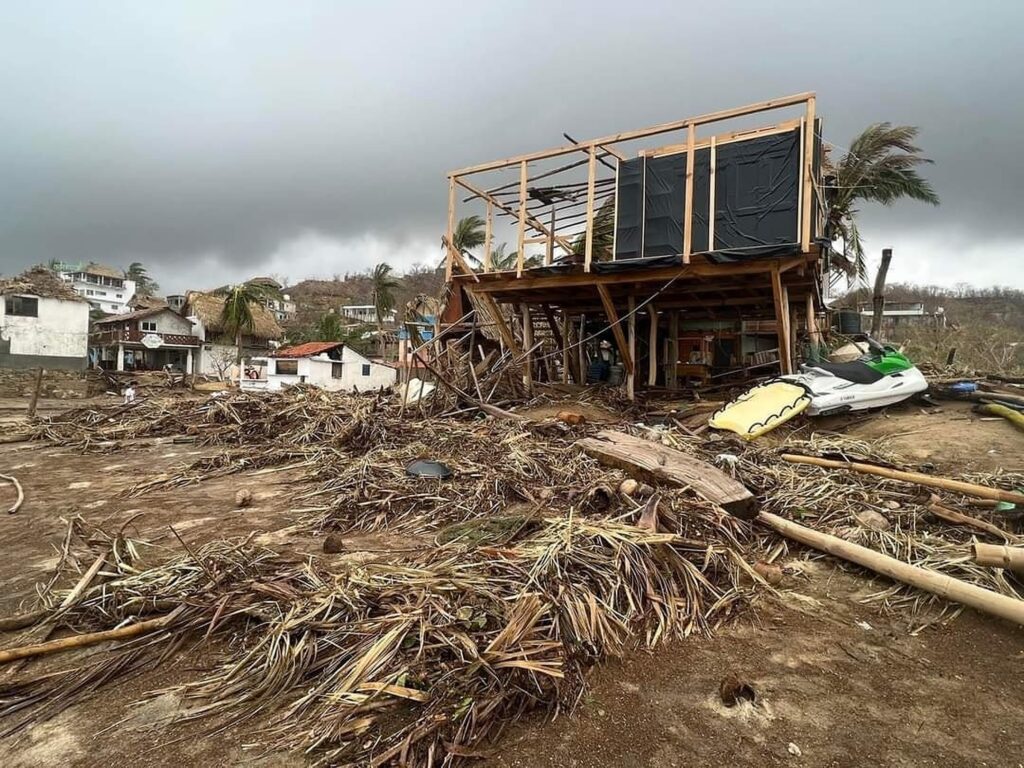 Oameni prinși în mijlocul uraganului Agatha. Efectele devastatoare ale furtunii din Mexic. Zeci de oameni au fost dați dispăruți. VIDEO