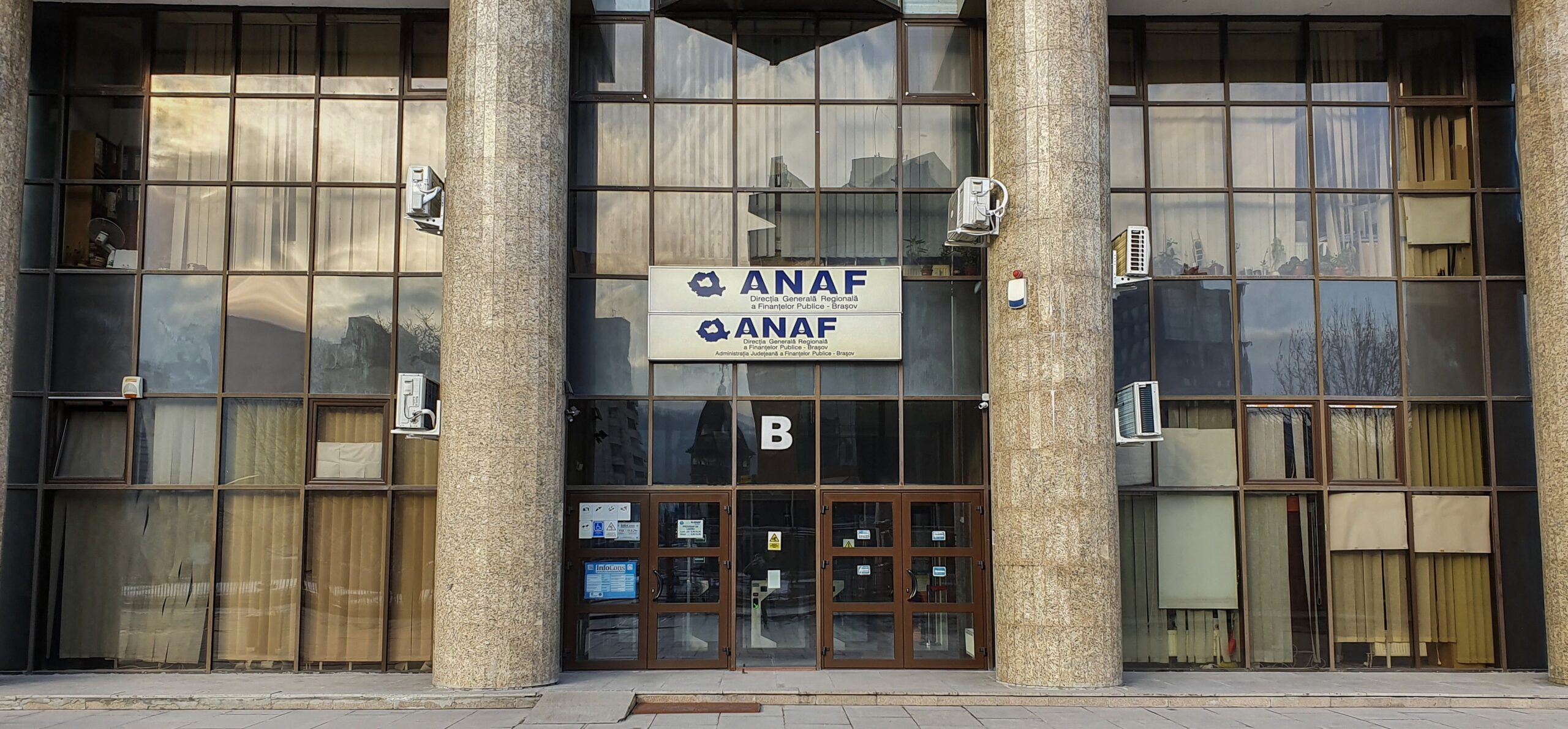 Exteriorul ANAF, Agenția Națională de Administrare Fiscală, Direcția Generală a Finanțelor Publice Brașov,