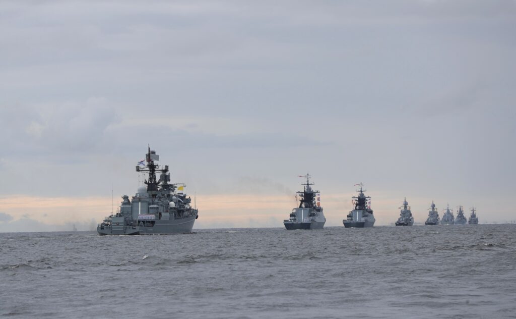 Rusia și China se pregătesc de război naval. Distrugerea unor portavioane inamice, exersată în cadrul manevrelor Vostok 2022