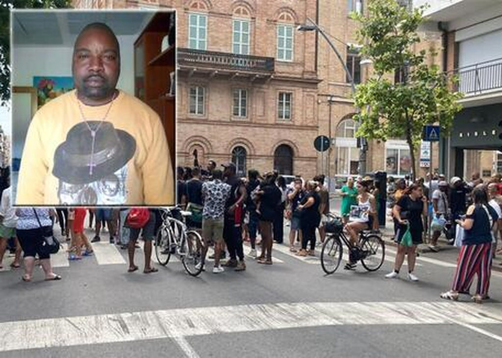 Revoltă în Italia după ce un migrant nigerian a fost bătut până la moarte sub privirile trecătorilor. Nimeni n-a intervenit