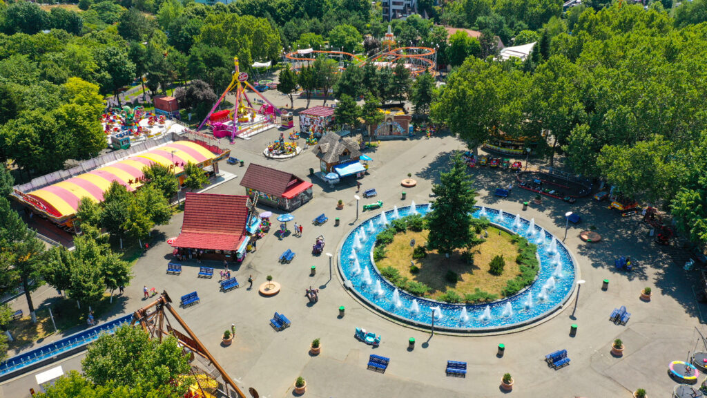 Orășelul și Lumea Copiilor, două dintre cele mai frumoase parcuri din București