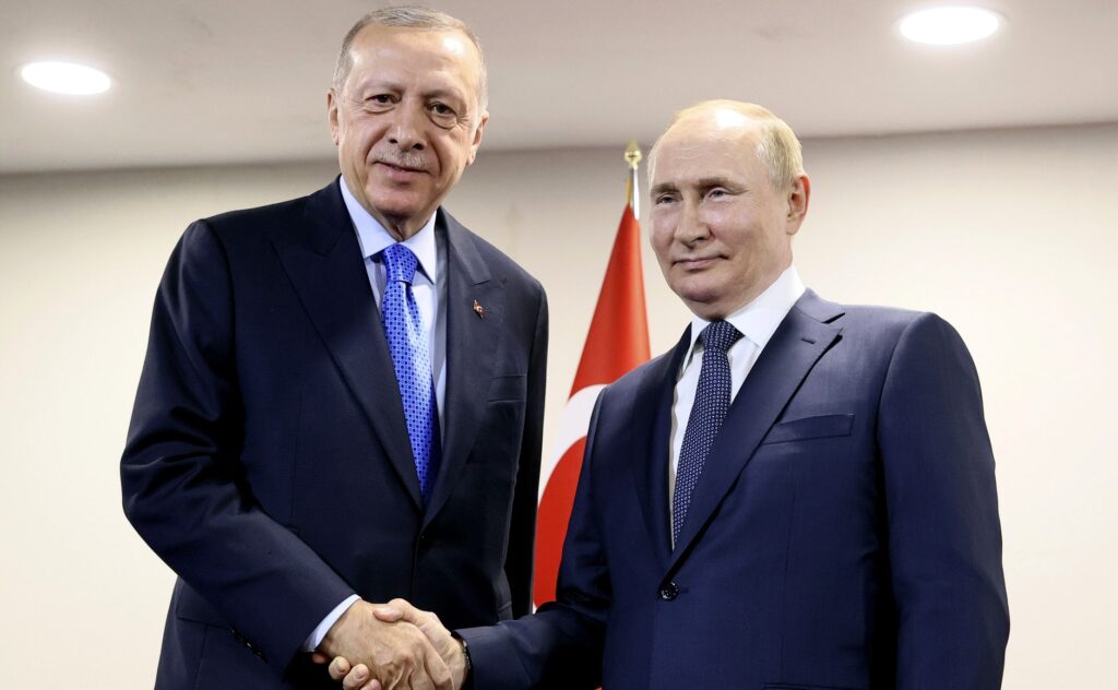 Recep Tayyip Erdogan a bătut palma cu Vladimir Putin. Turcia va juca după cum cântă liderul de la Kremlin