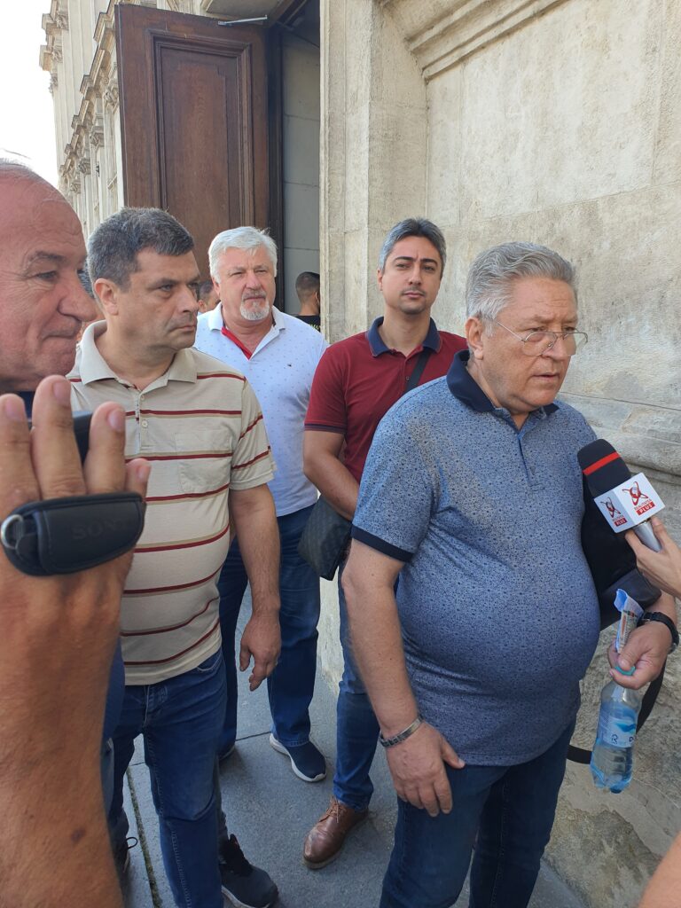 Ion Rădoi, șeful sindicatului de la metrou, vrea 200 de mii de euro de la sindicaliști pentru perioada în care a fost suspendat de DNA