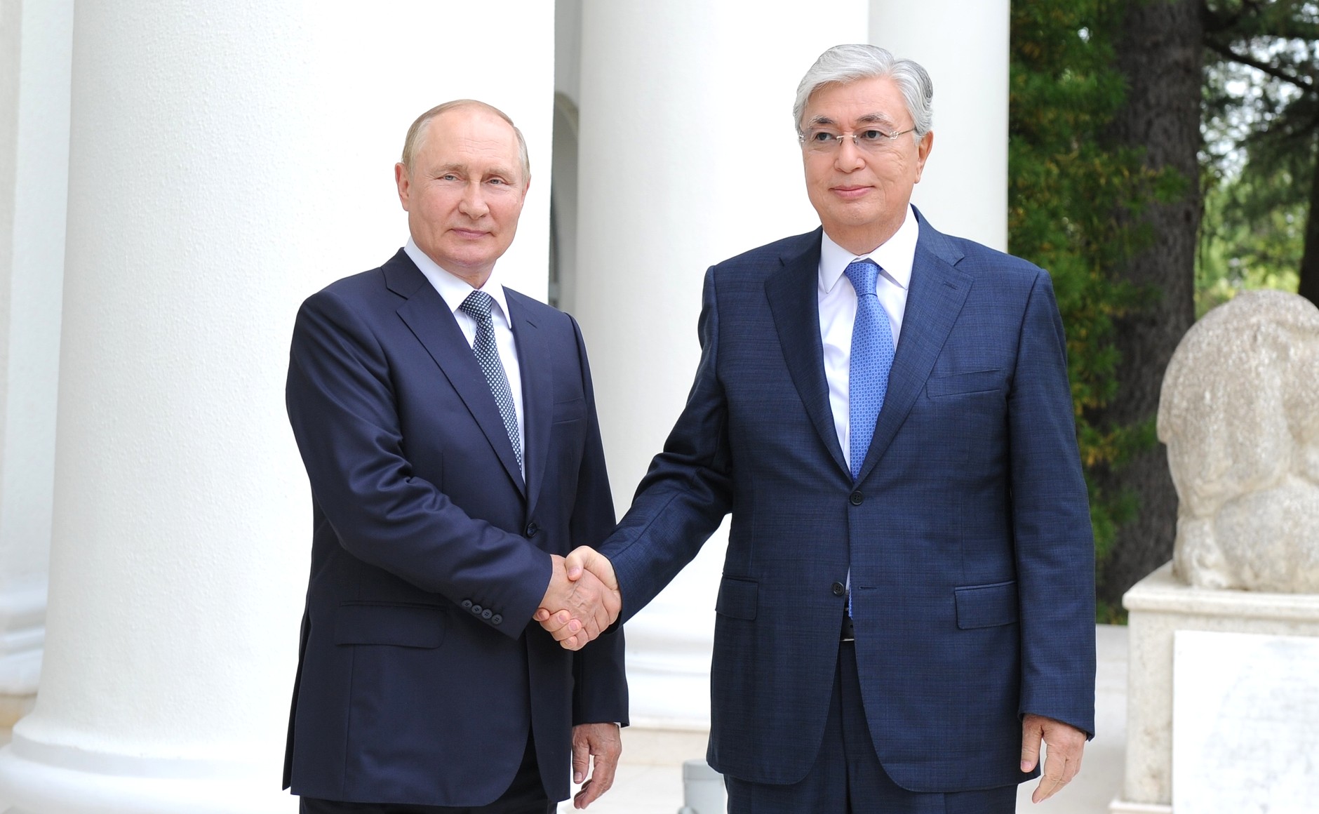 Vladimir Putin with President of Kazakhstan Kassym-Jomart Tokayev.