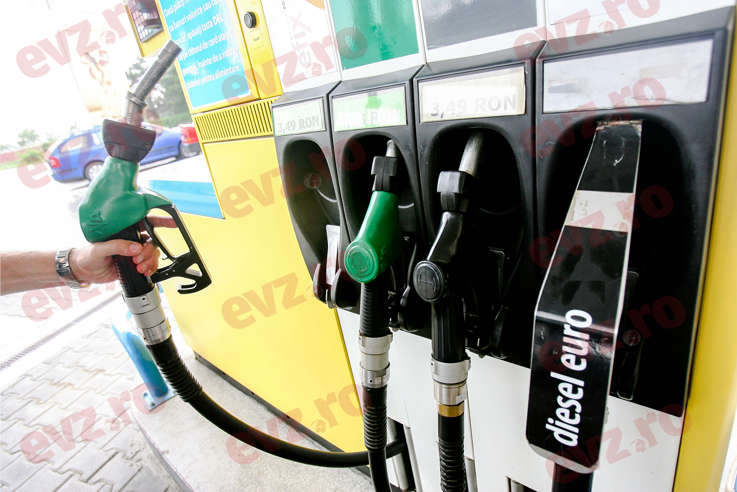 Prețul carburanților stagnează. Cât costă litrul de benzină