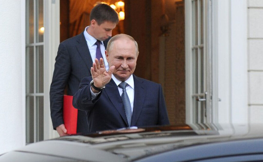 Rușii, anunțați de ministrul ucrainean al Apărării că Putin se ascunde în buncăr