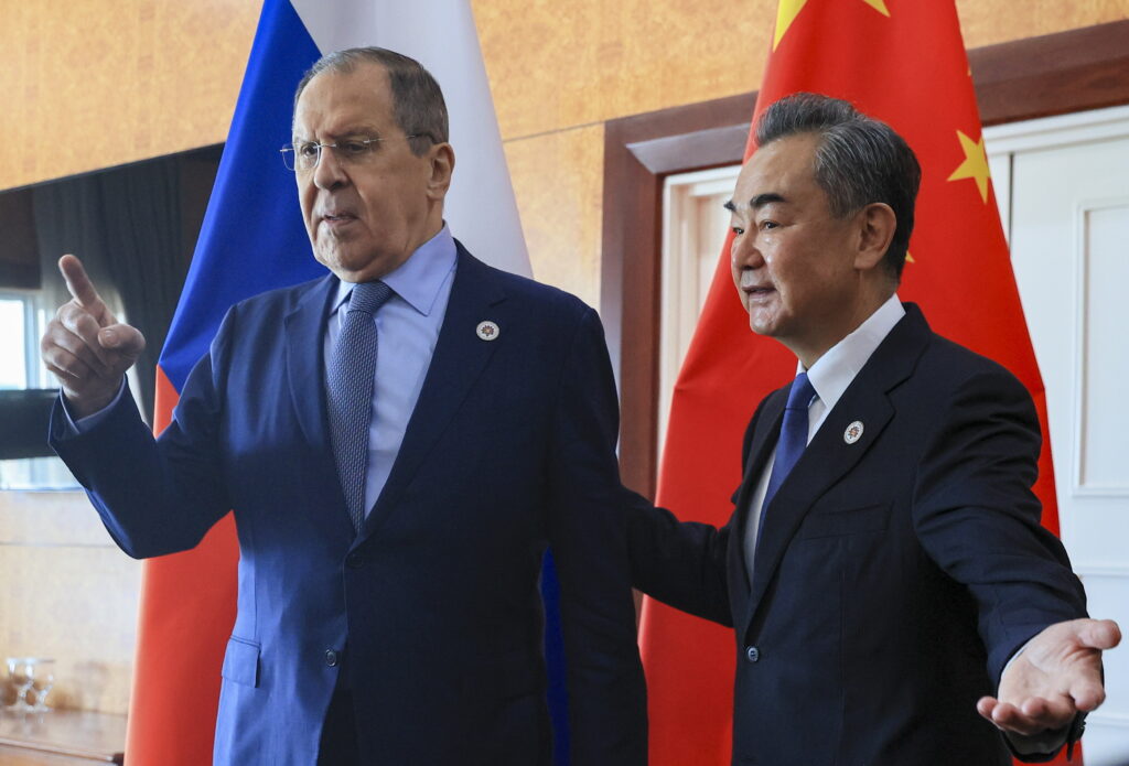 China susține pacea în Ucraina și vrea negocieri în această direcție. Mesajul ministrului de externe Wang Yi