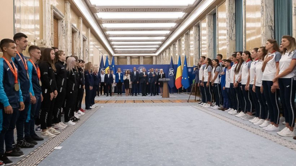 Sportivii care au adus medalii României la Europene au fost premiați la Palatul Victoria, însă ministrul sportului a lipsit