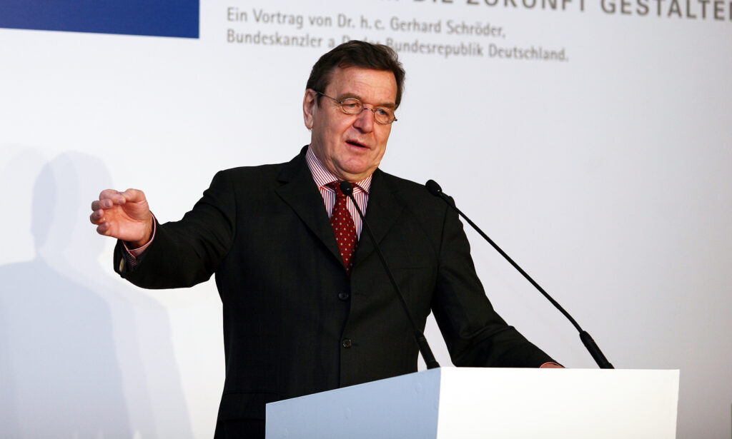 Gerhard Schröder, fost cancelar al Germaniei, dă Parlamentul țării în judecată din cauza unor privilegii pierdute