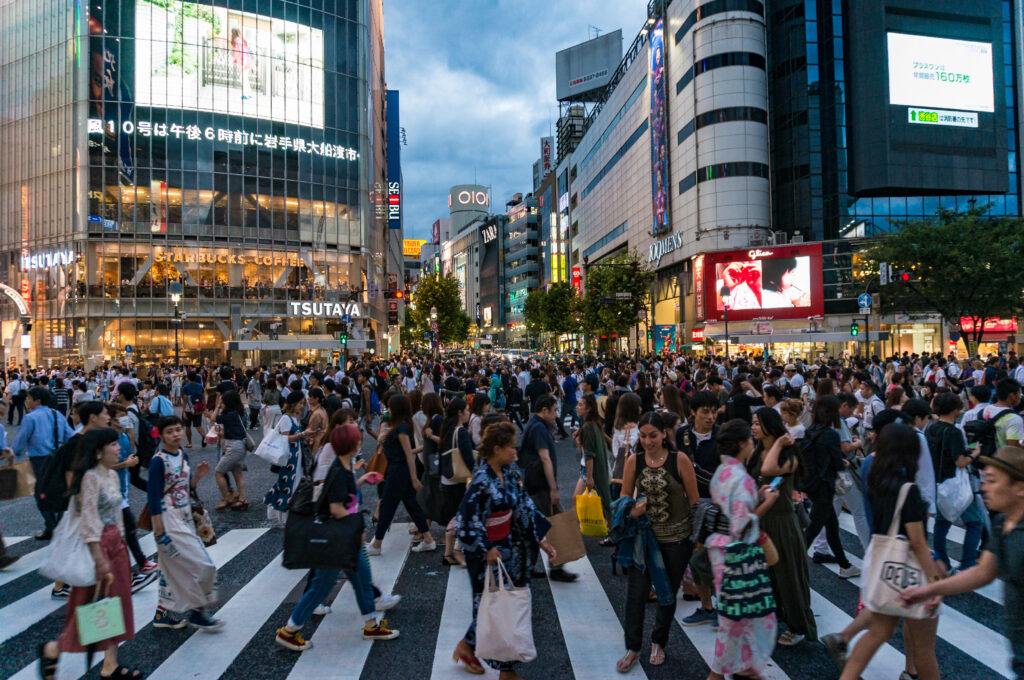 După doi ani şi jumătate, Japonia se redeschide pentru turiştii străini