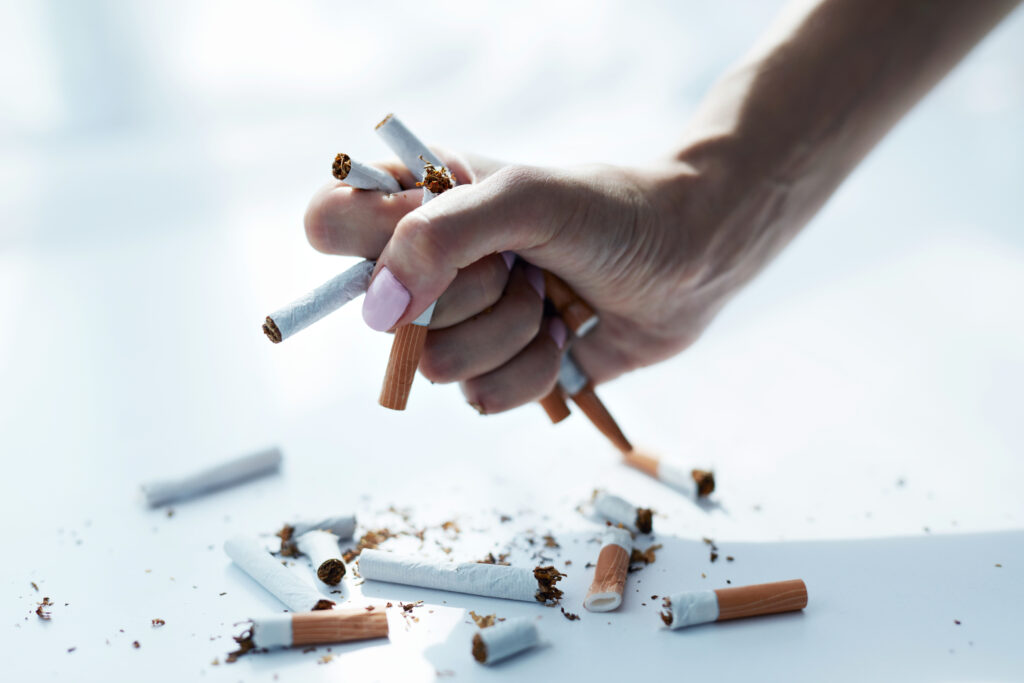 Riscul de cancer, redus semnificativ după primul deceniu de renunțare la fumat