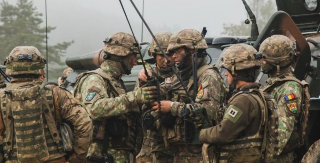 Militarii români, în rolul inamicului împotriva armatei SUA. Mii de soldați participă la un exercițiu multinațional